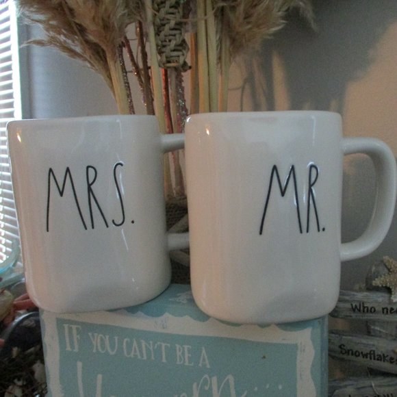 Rae Dunn  Coffee Mug Set Mr & Mrs - Picture 3 of 7
